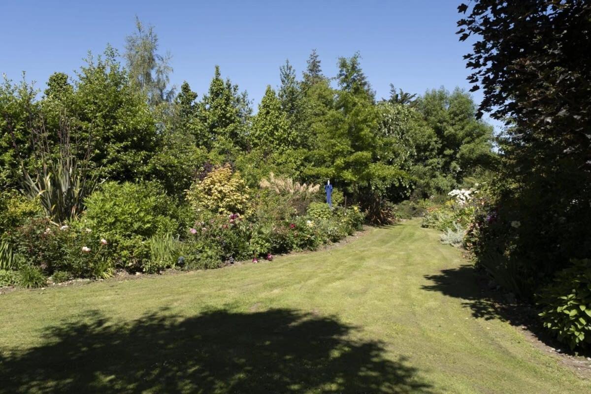 Villa Tiny Away Benger Garden 2 By Tiny Away Millers Flat Exterior foto